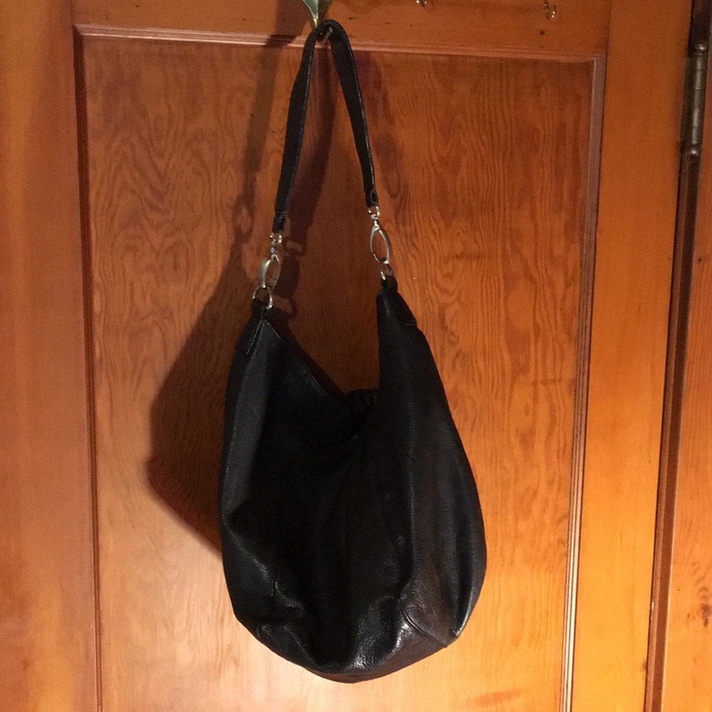 Gorgeous black leather Stone Mountain bag!